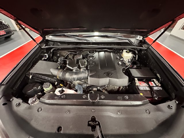 Certified 2018 Toyota 4Runner SR5 AWD/4WD image 25
