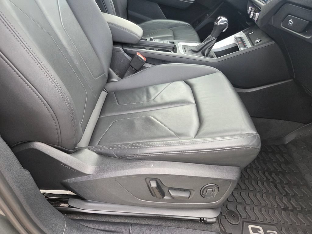 Used 2023 Audi Q3 2.0T Premium AWD/4WD image 28