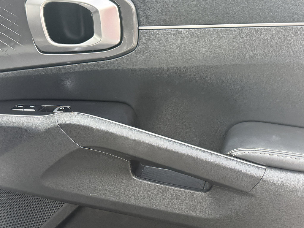 Used 2025 Kia Sorento S w/ Panoramic Sunroof Package FWD image 27