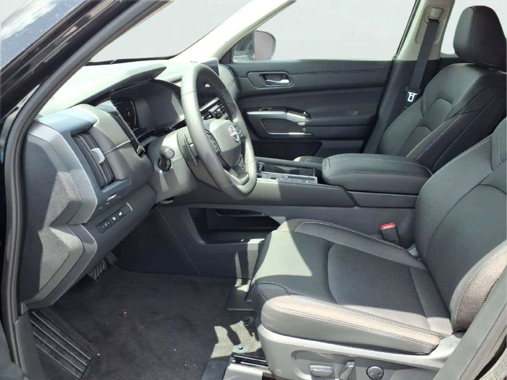 New 2026 Nissan Pathfinder SL FWD image 11