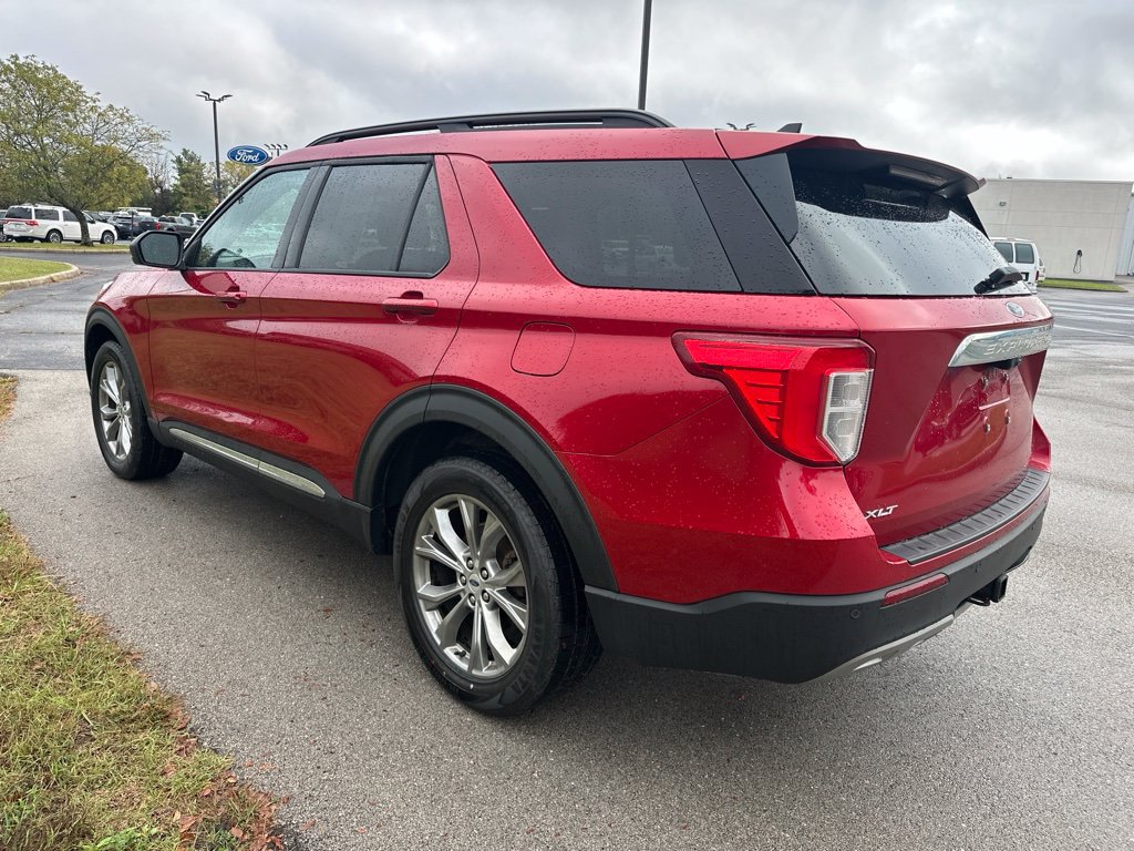 Used 2023 Ford Explorer XLT w/ Equipment Group 202A AWD/4WD image 9
