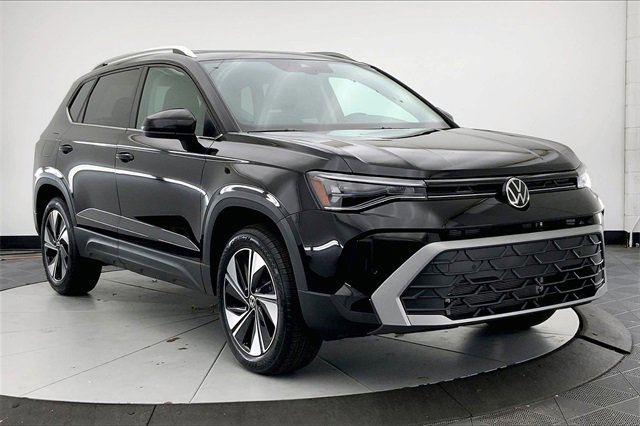 New 2025 Volkswagen Taos SE