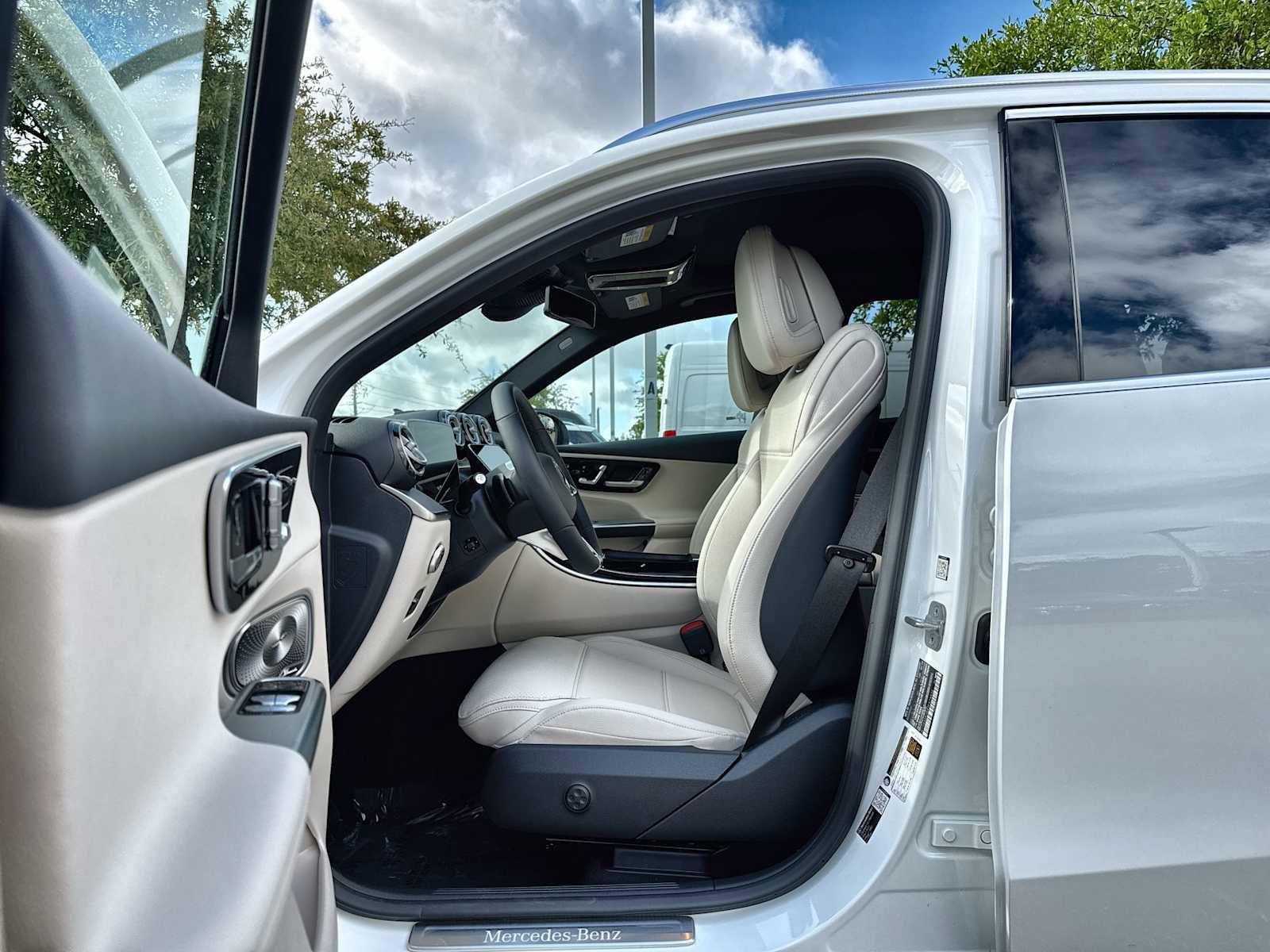 New 2026 Mercedes-Benz GLC 300 image 2