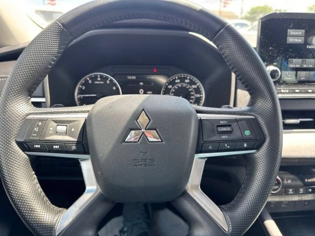 Used 2022 Mitsubishi Outlander SE AWD/4WD image 28