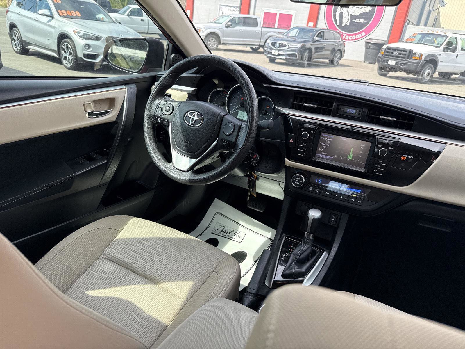 Used 2015 Toyota Corolla LE image 18