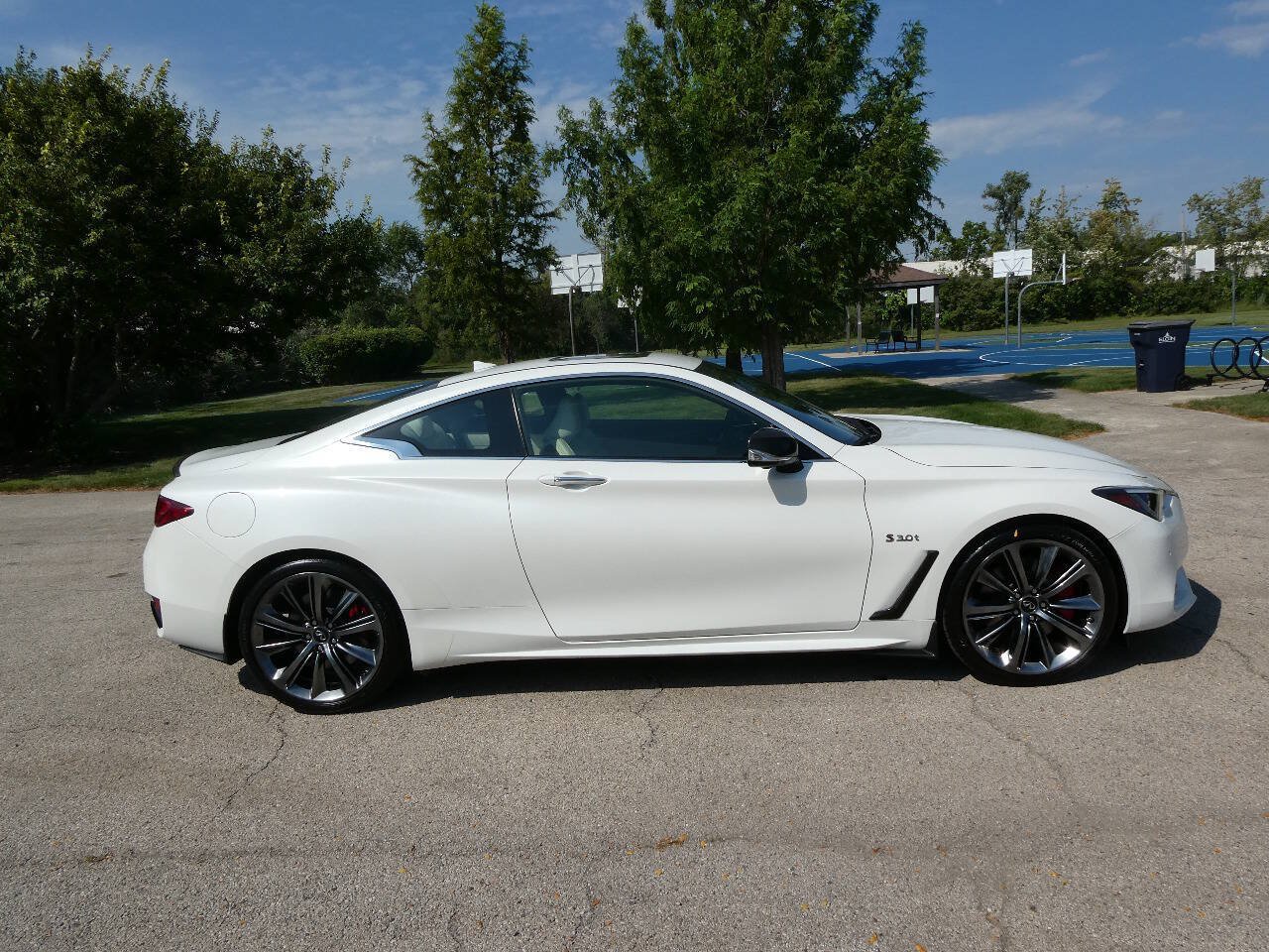 Used 2020 INFINITI Q60 Red Sport 400 w/ Proactive Package AWD/4WD image 4