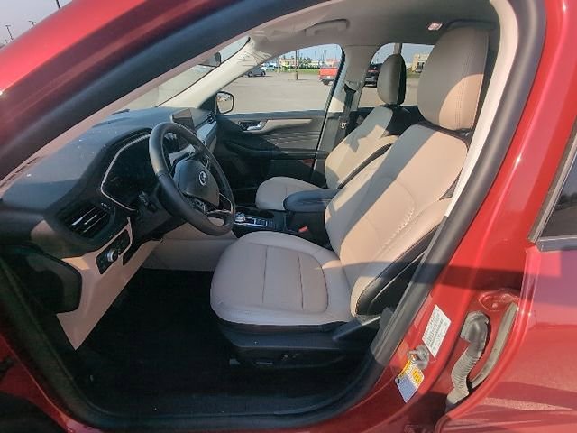 Used 2022 Ford Escape SEL w/ Technology Package image 12