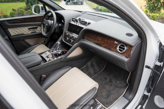 Used 2022 Bentley Bentayga Speed image 97