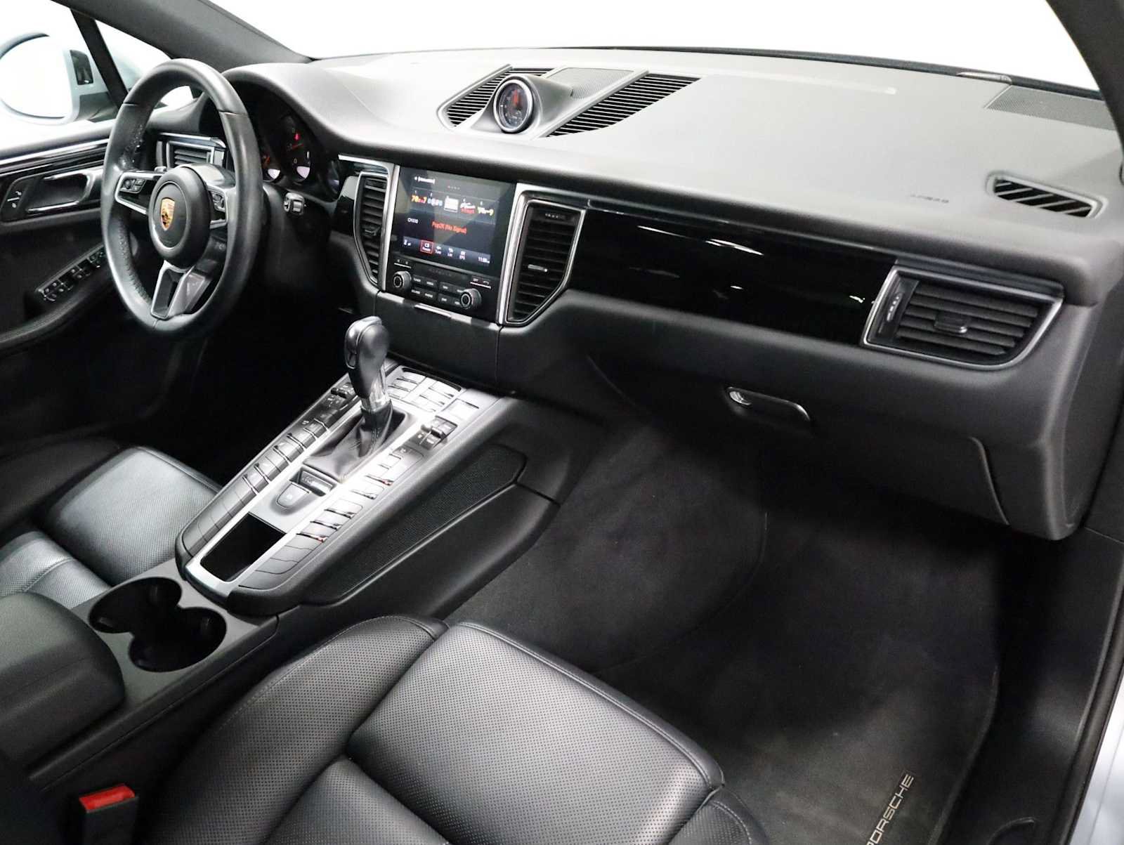 Used 2018 Porsche Macan AWD/4WD image 6