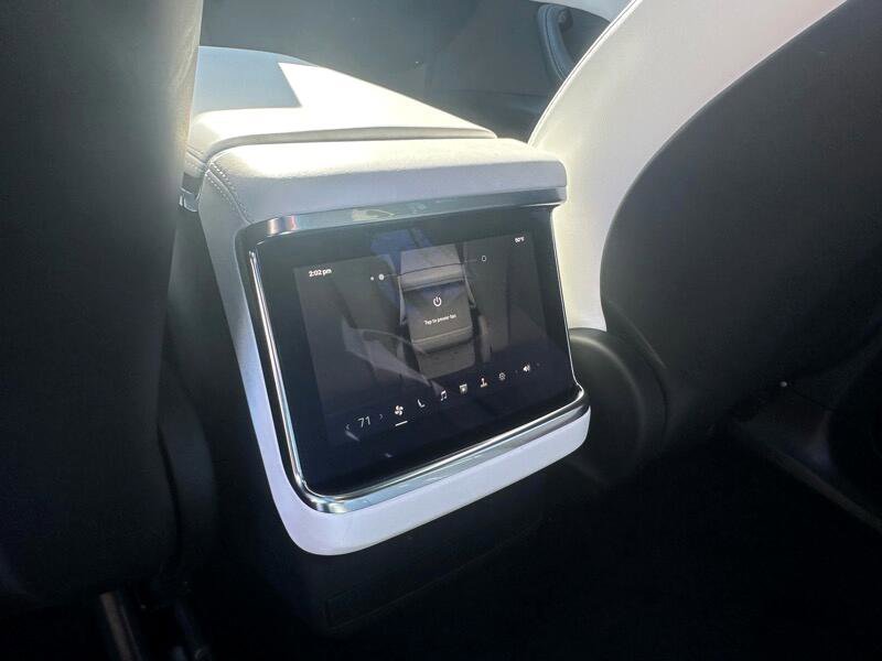 Used 2023 Tesla Model X image 42