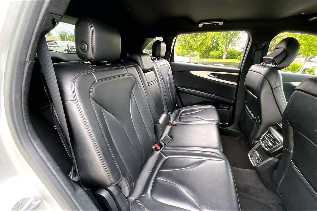 Used 2019 Lincoln Nautilus Premier AWD/4WD image 29