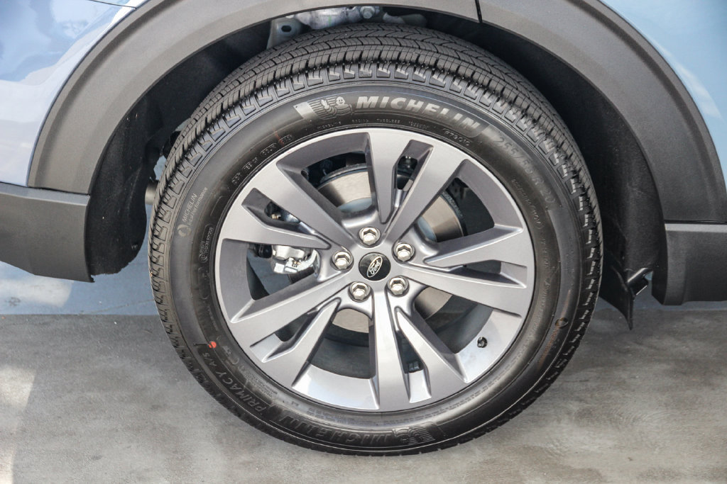 Certified 2026 Ford Explorer Active w/ Active Comfort Package AWD/4WD image 12