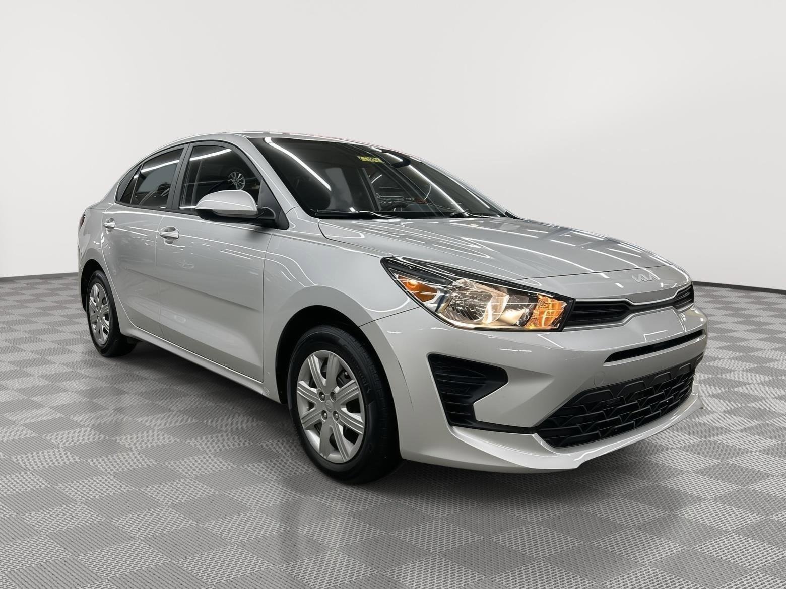 Used 2022 Kia Rio LX image 3