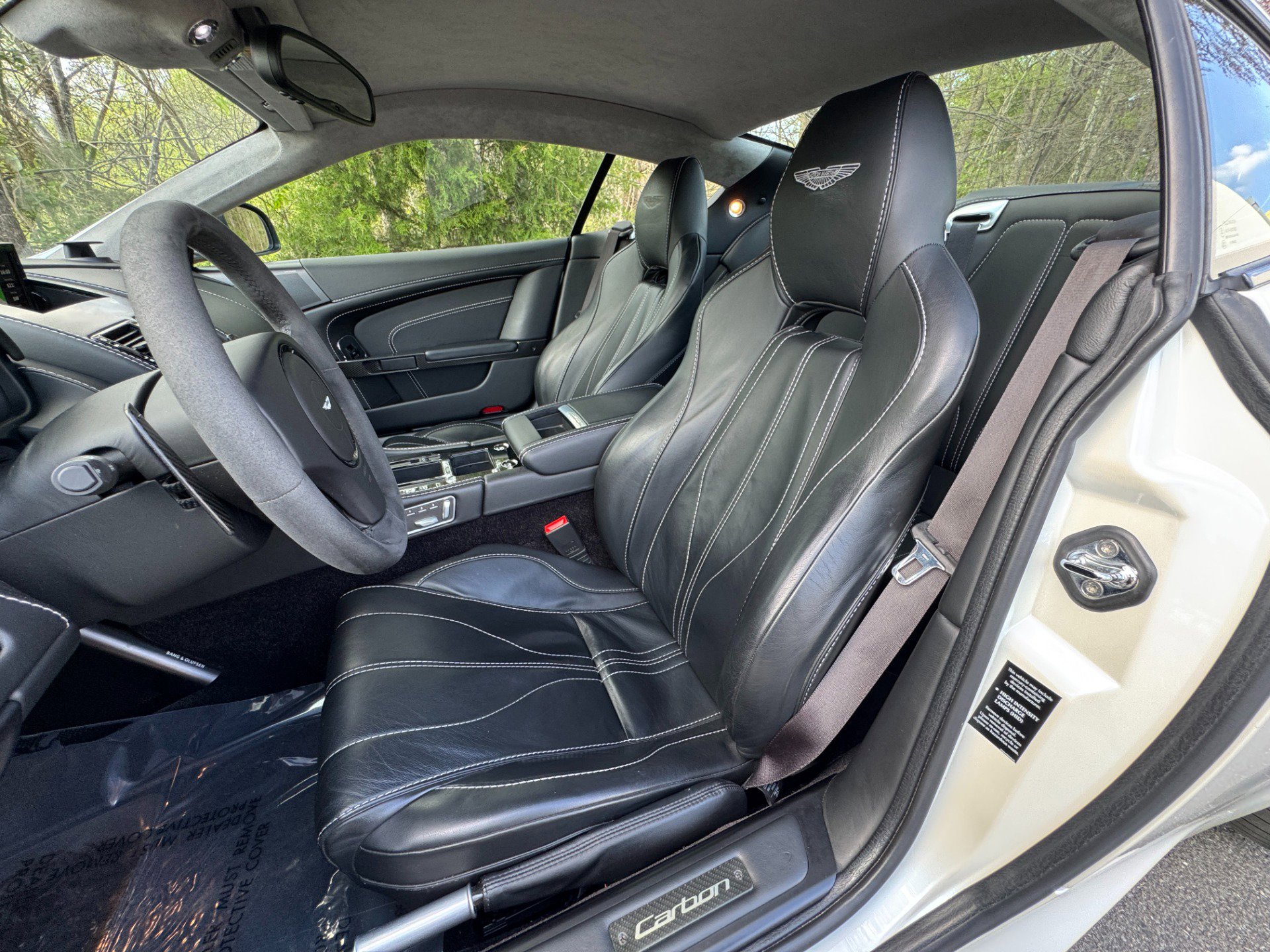 Used 2015 Aston Martin DB9 Coupe image 31