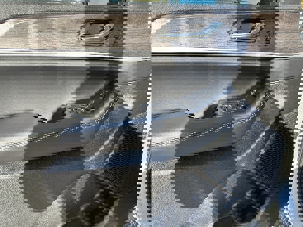 New 2025 Jeep Grand Cherokee Limited image 11