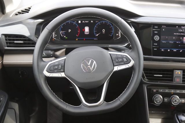 Used 2024 Volkswagen Taos SEL image 19