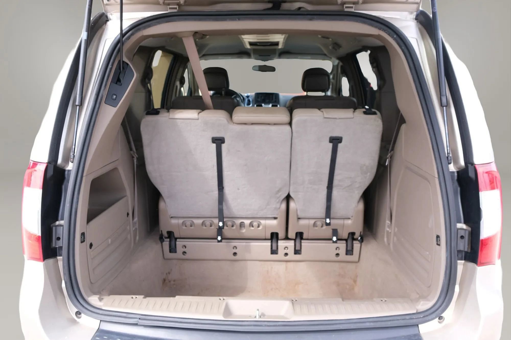 Used 2015 Chrysler Town & Country Touring image 18