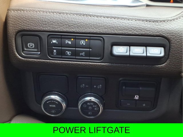 Used 2023 GMC Yukon Denali w/ Denali Reserve Package RWD image 16