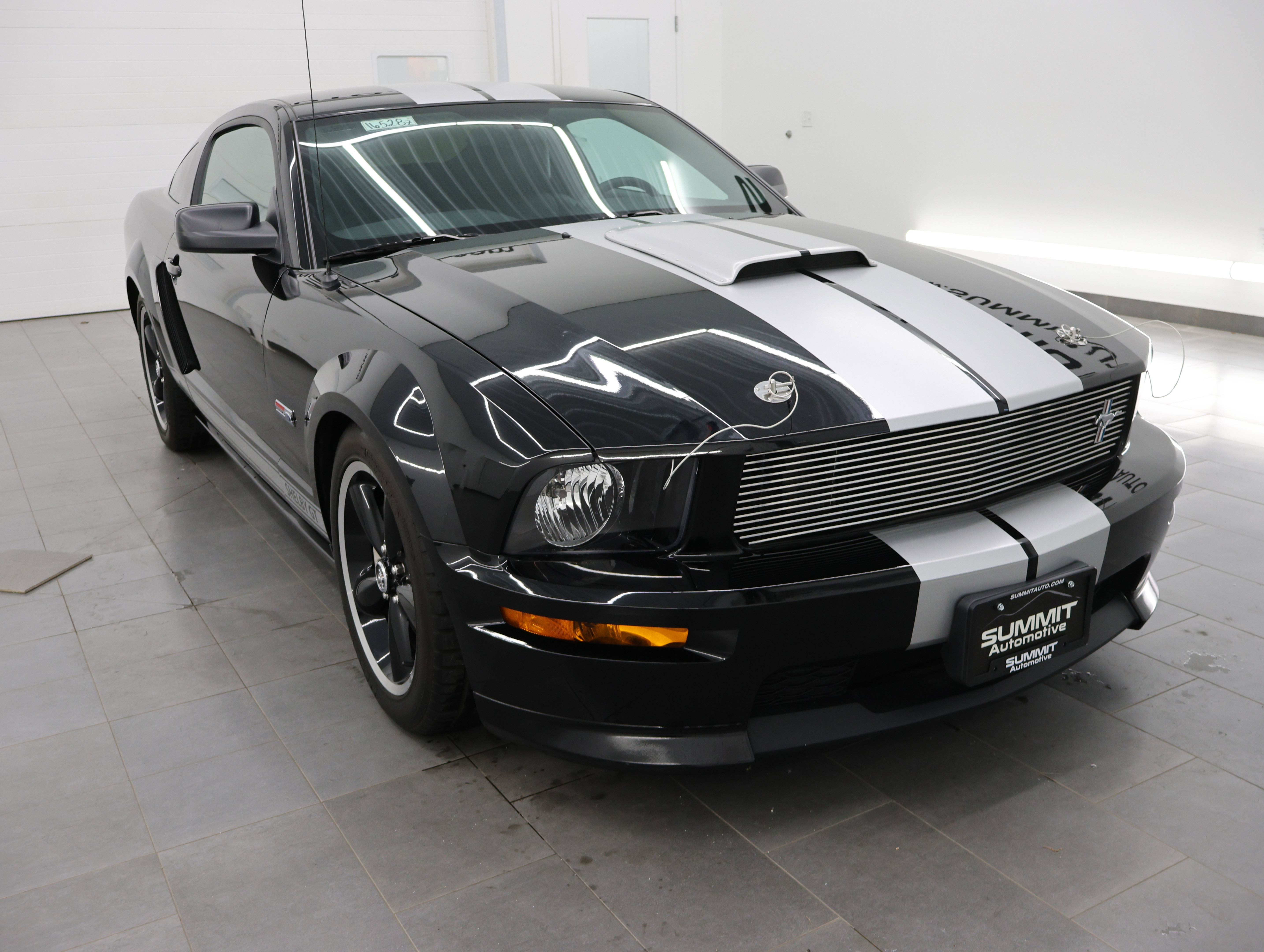 Used 2007 Ford Mustang GT Premium RWD image 2