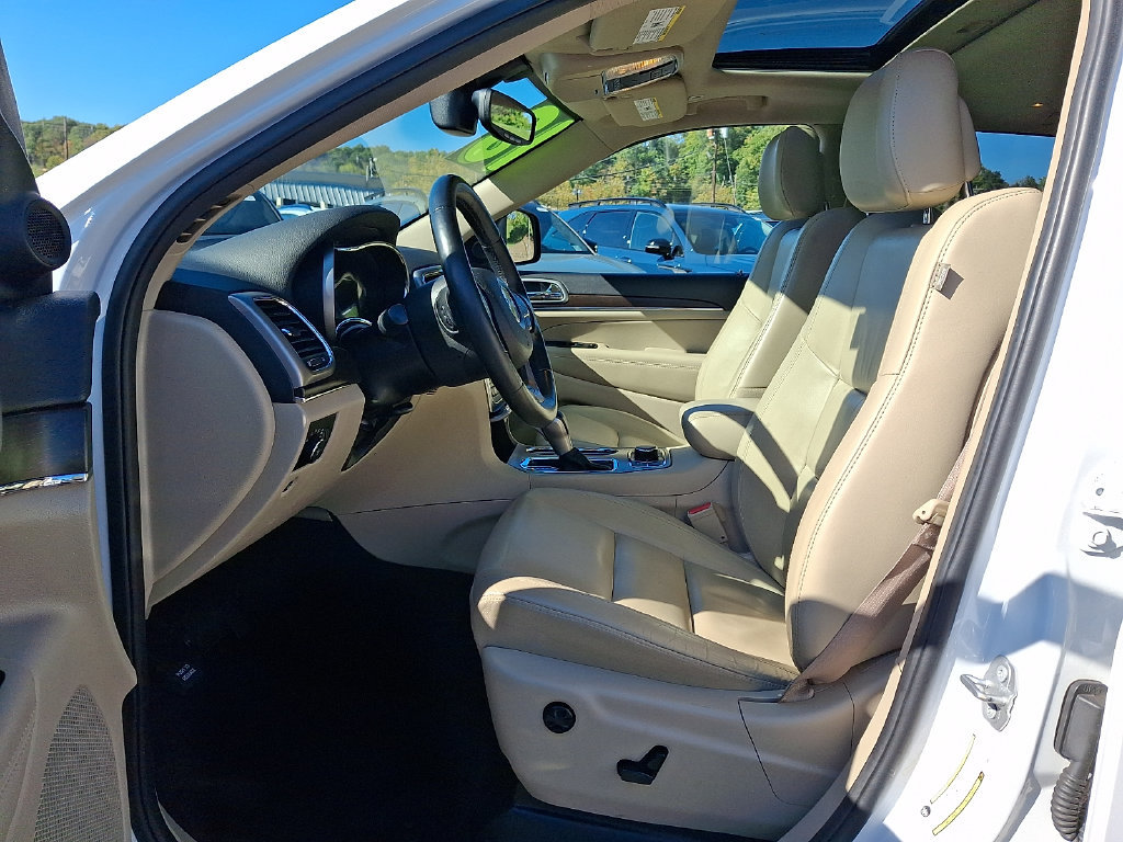 Used 2018 Jeep Grand Cherokee Limited AWD/4WD image 15