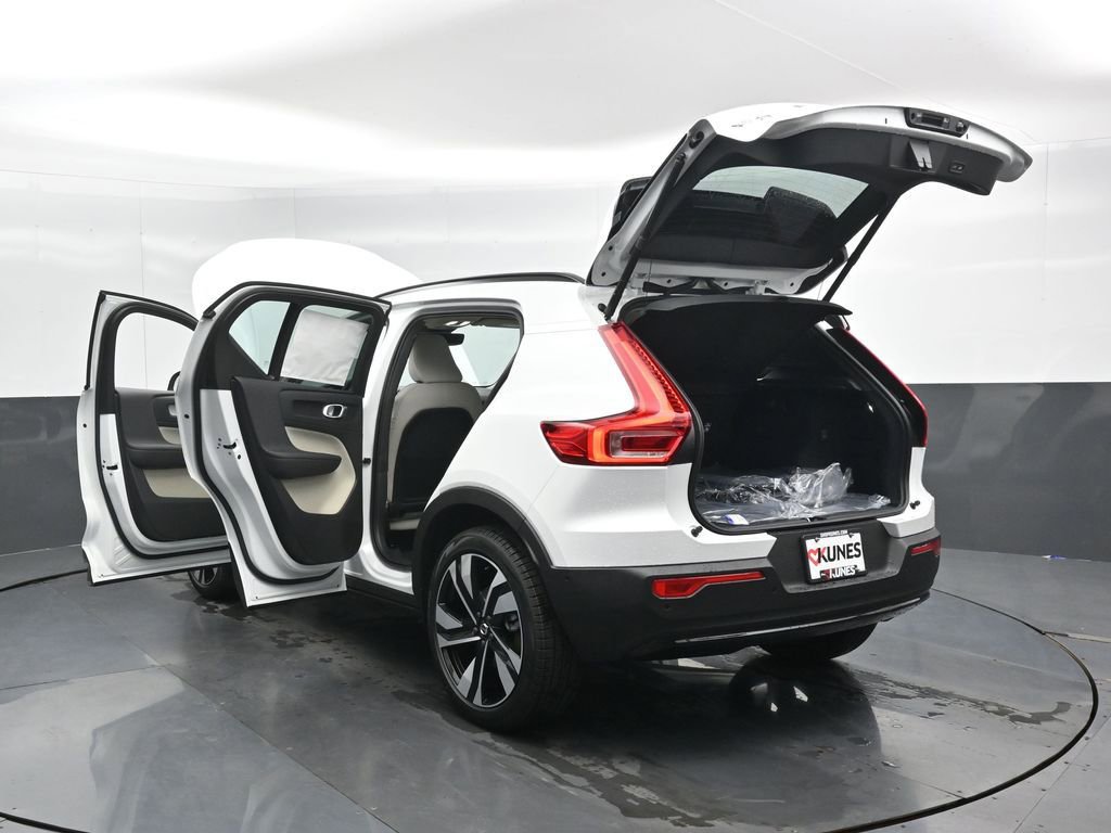 New 2026 Volvo XC40 B5 Ultra w/ Climate Package AWD/4WD image 48