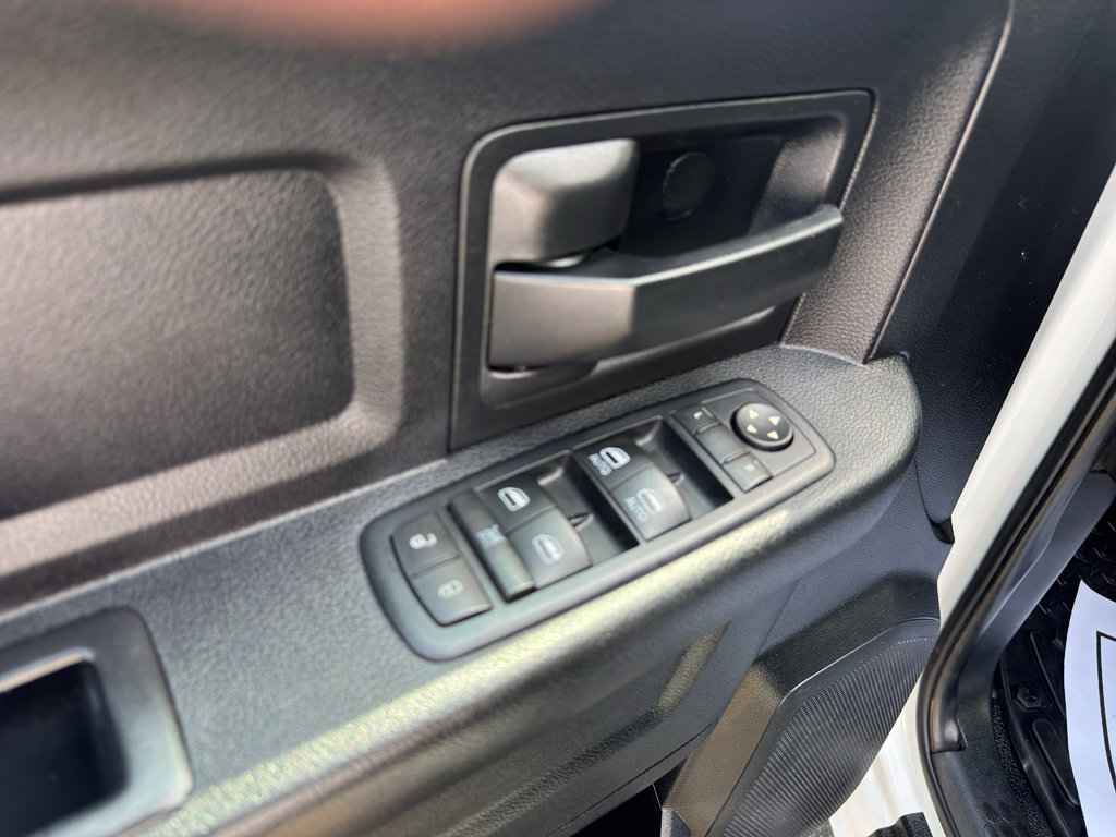 Used 2016 RAM 3500 Tradesman w/ Chrome Appearance Group AWD/4WD image 15