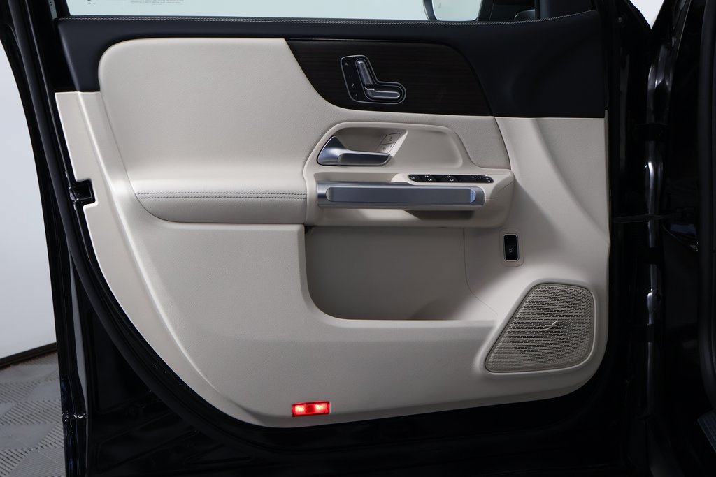 New 2026 Mercedes-Benz GLB 250 image 7
