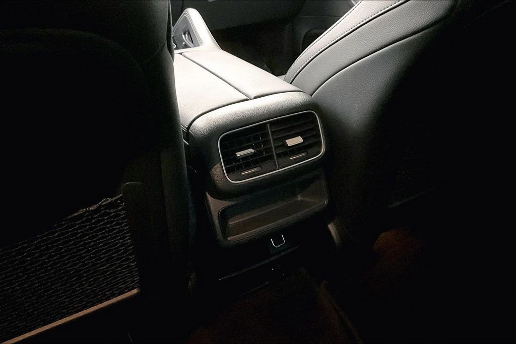 Used 2020 Mercedes-Benz GLE 450 4MATIC w/ Premium Package image 30