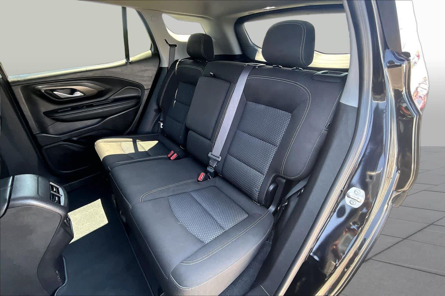 Used 2024 GMC Terrain SLE w/ Driver Convenience Package FWD image 38