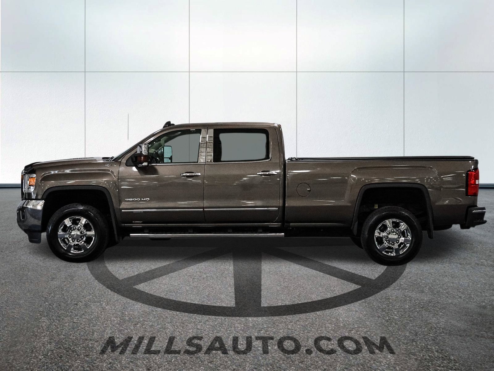 Used 2015 GMC Sierra 3500 SLT w/ Duramax Plus Package AWD/4WD image 3