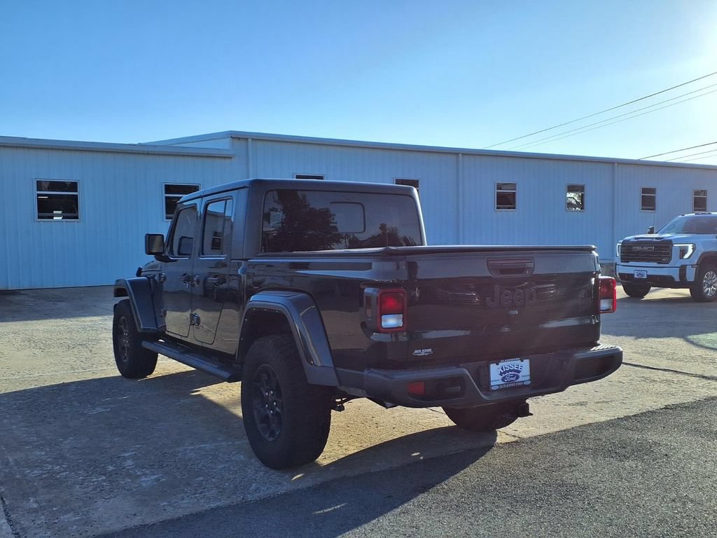 Used 2023 Jeep Gladiator Sport AWD/4WD image 2