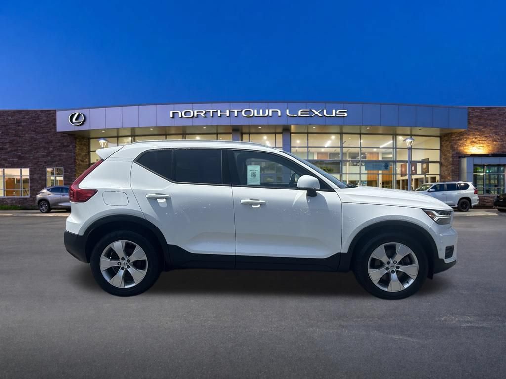 Used 2019 Volvo XC40 T5 Momentum AWD/4WD image 24