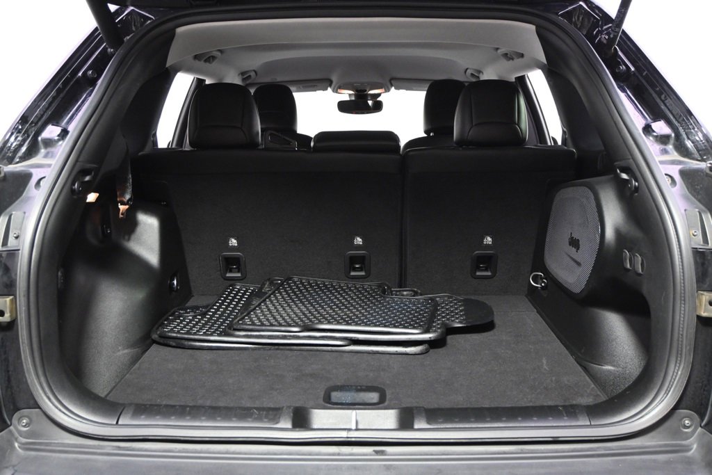 Used 2022 Jeep Cherokee Trailhawk w/ Sound & Nav Group image 18