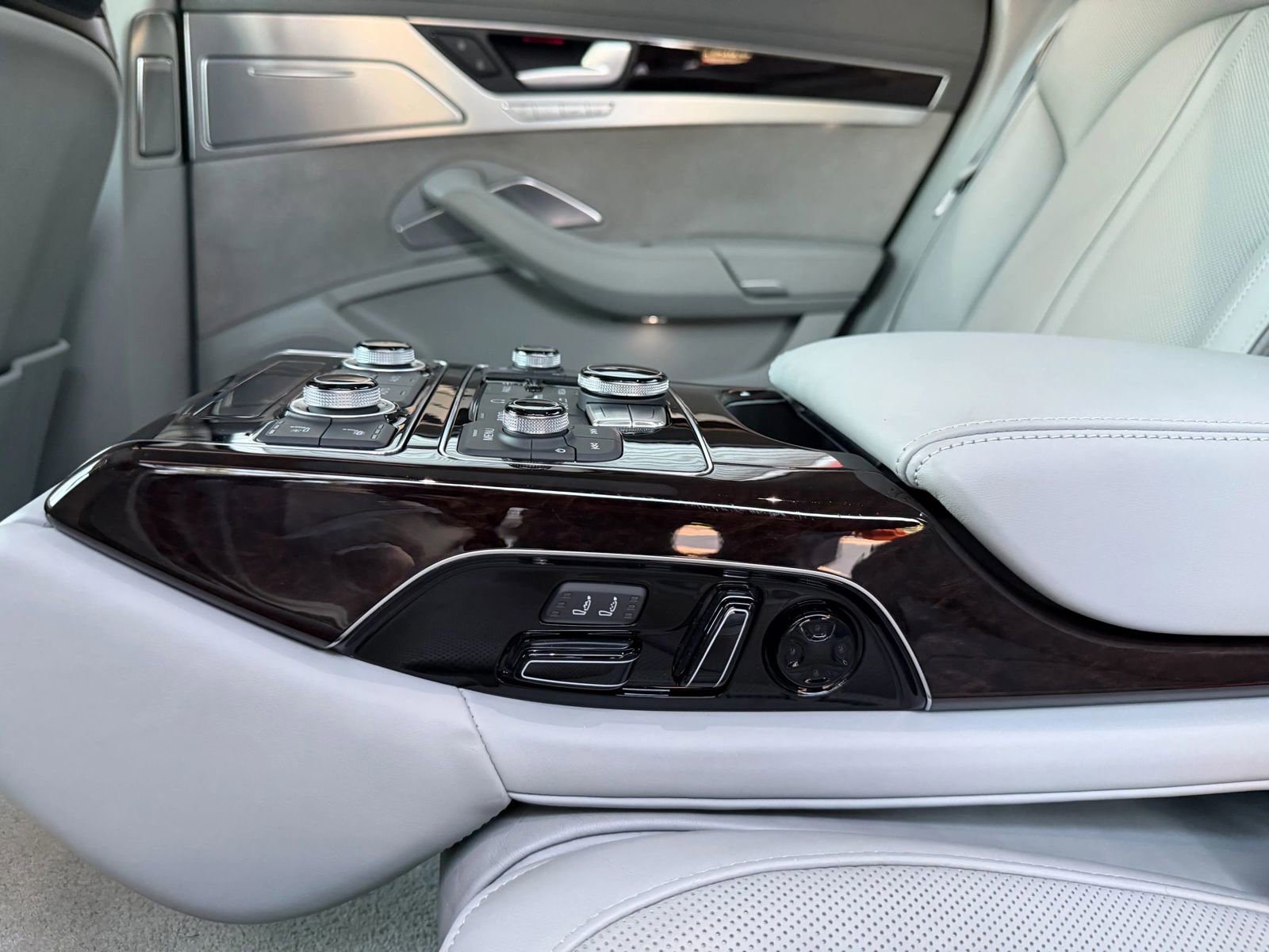 Used 2012 Audi A8 L W12 AWD/4WD image 37
