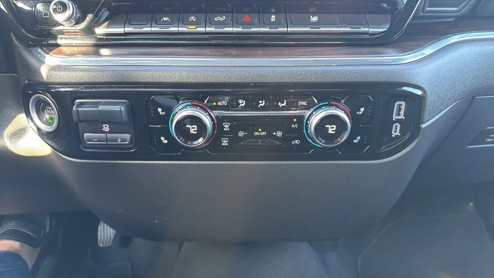 Used 2025 GMC Sierra 1500 SLT RWD image 26