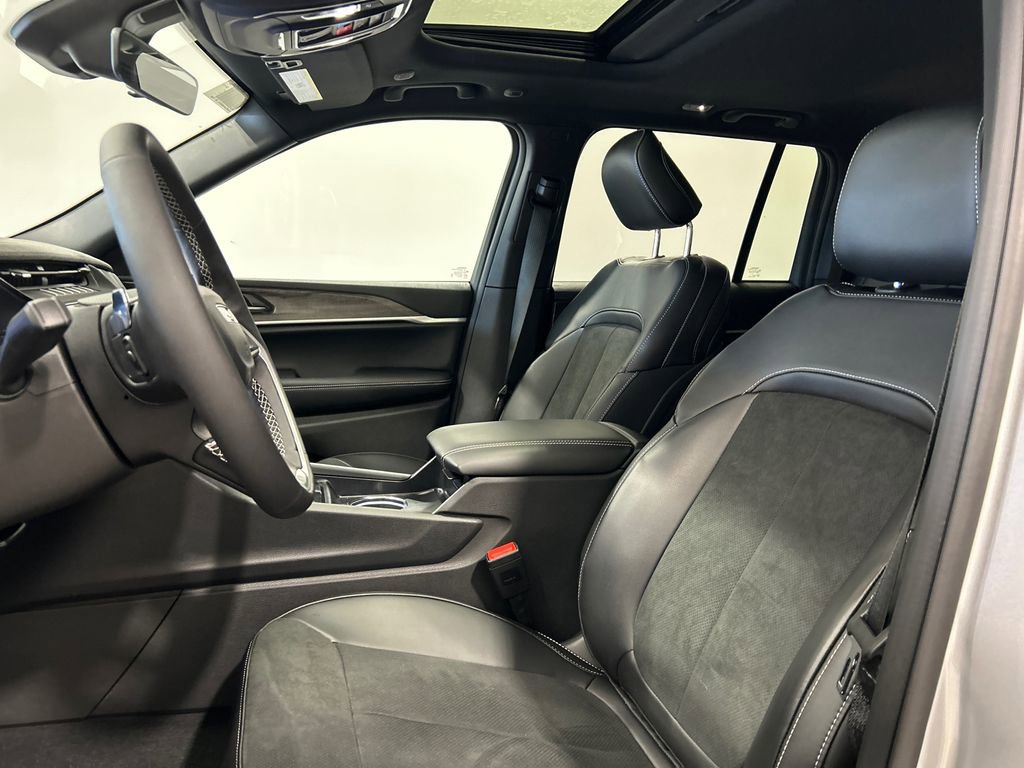 New 2026 Jeep Grand Cherokee Altitude image 15