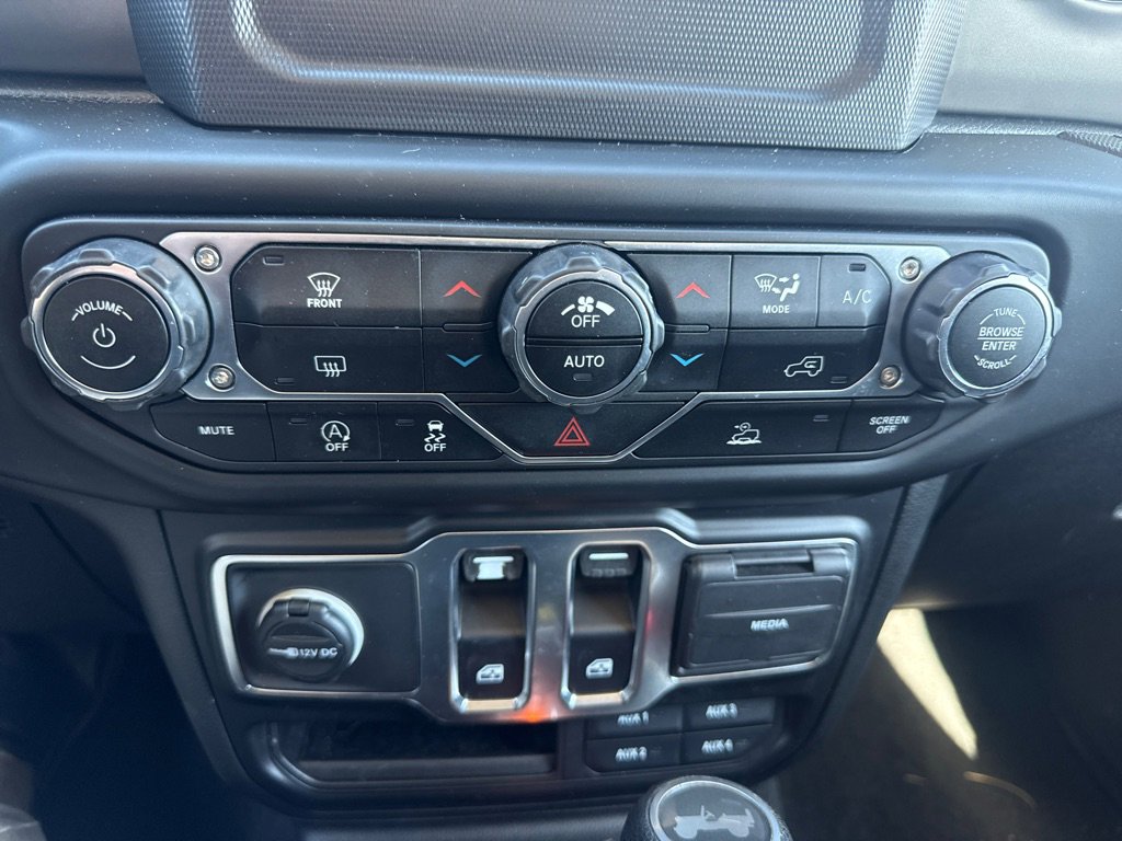 Used 2021 Jeep Wrangler Sport AWD/4WD image 24