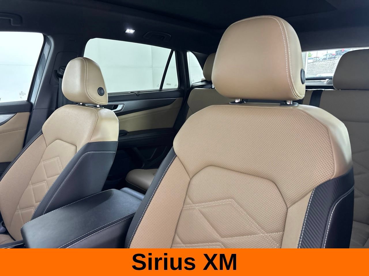 Used 2025 Volkswagen Atlas Cross Sport SE FWD image 13