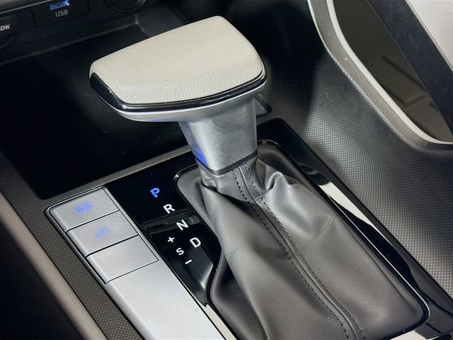Used 2023 Hyundai Elantra SEL w/ Preferred Accessory Package image 17