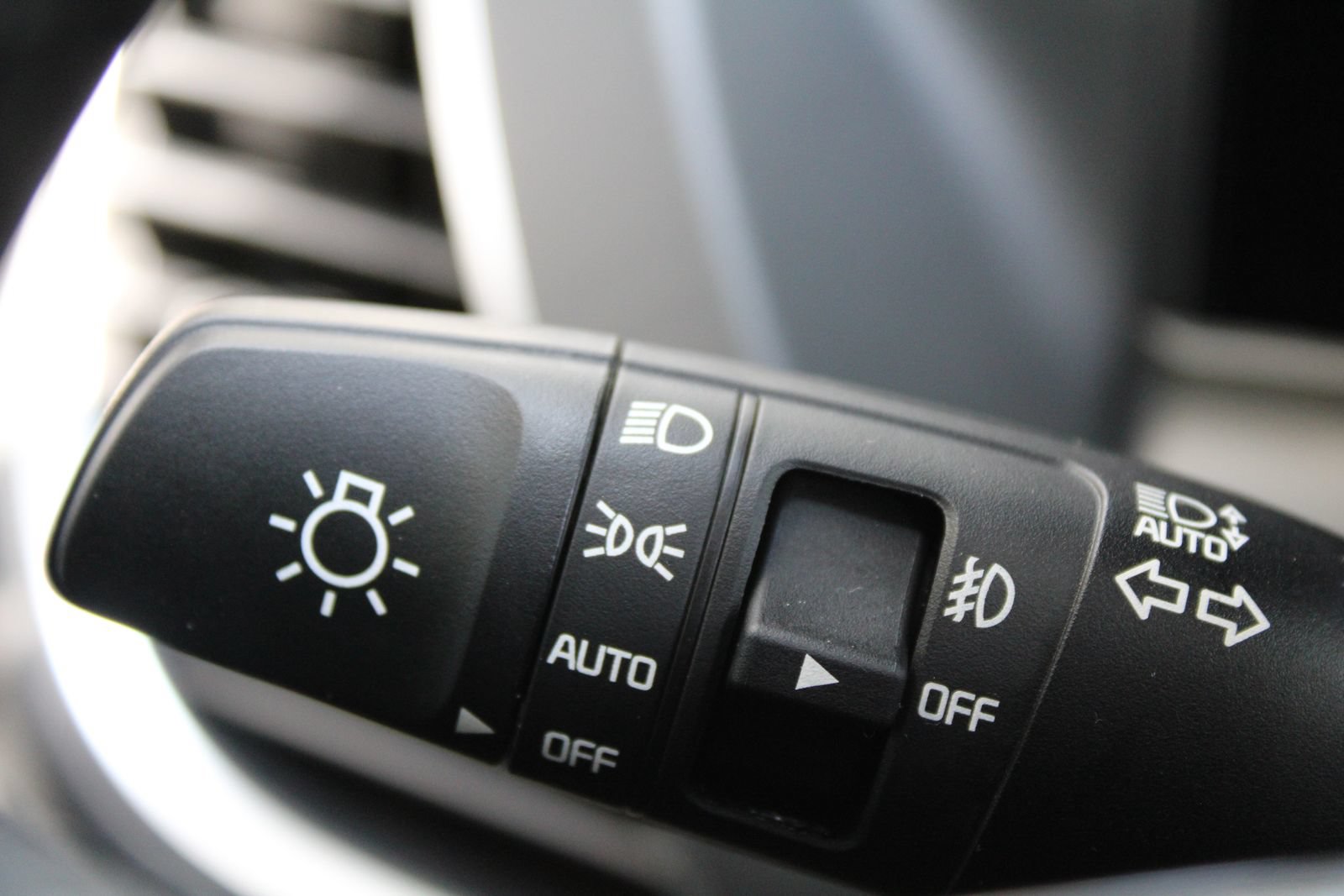 Certified 2025 Kia Seltos S AWD/4WD image 23