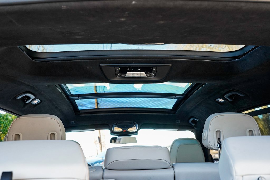 Used 2023 BMW X7 M60i w/ Executive Package image 20