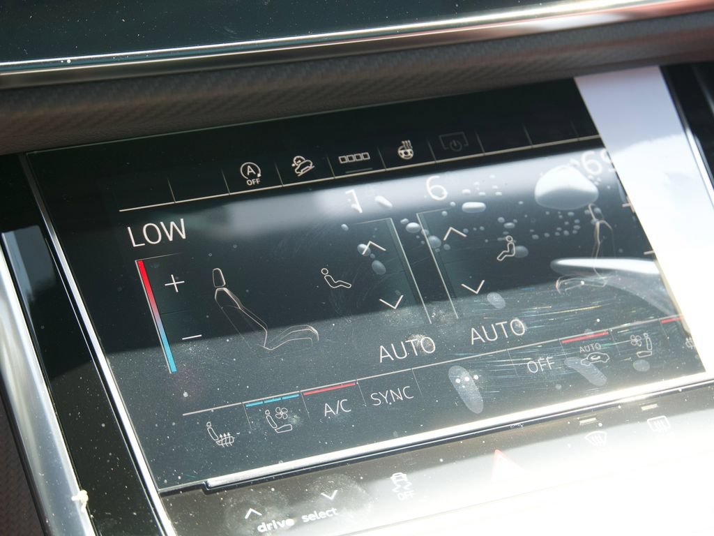 Used 2026 Audi SQ8 Premium Plus AWD/4WD image 25