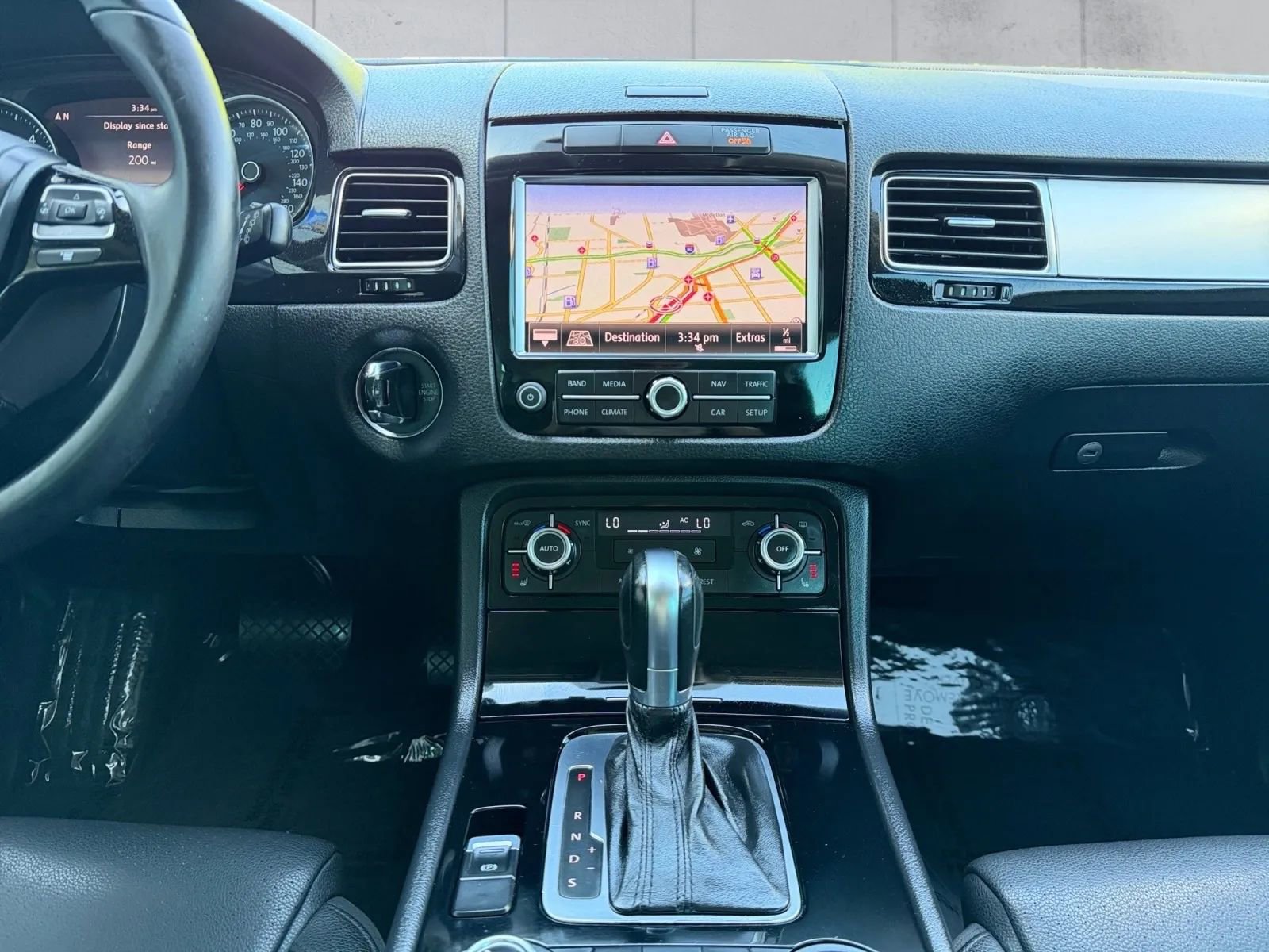 Used 2012 Volkswagen Touareg TDI AWD/4WD image 13