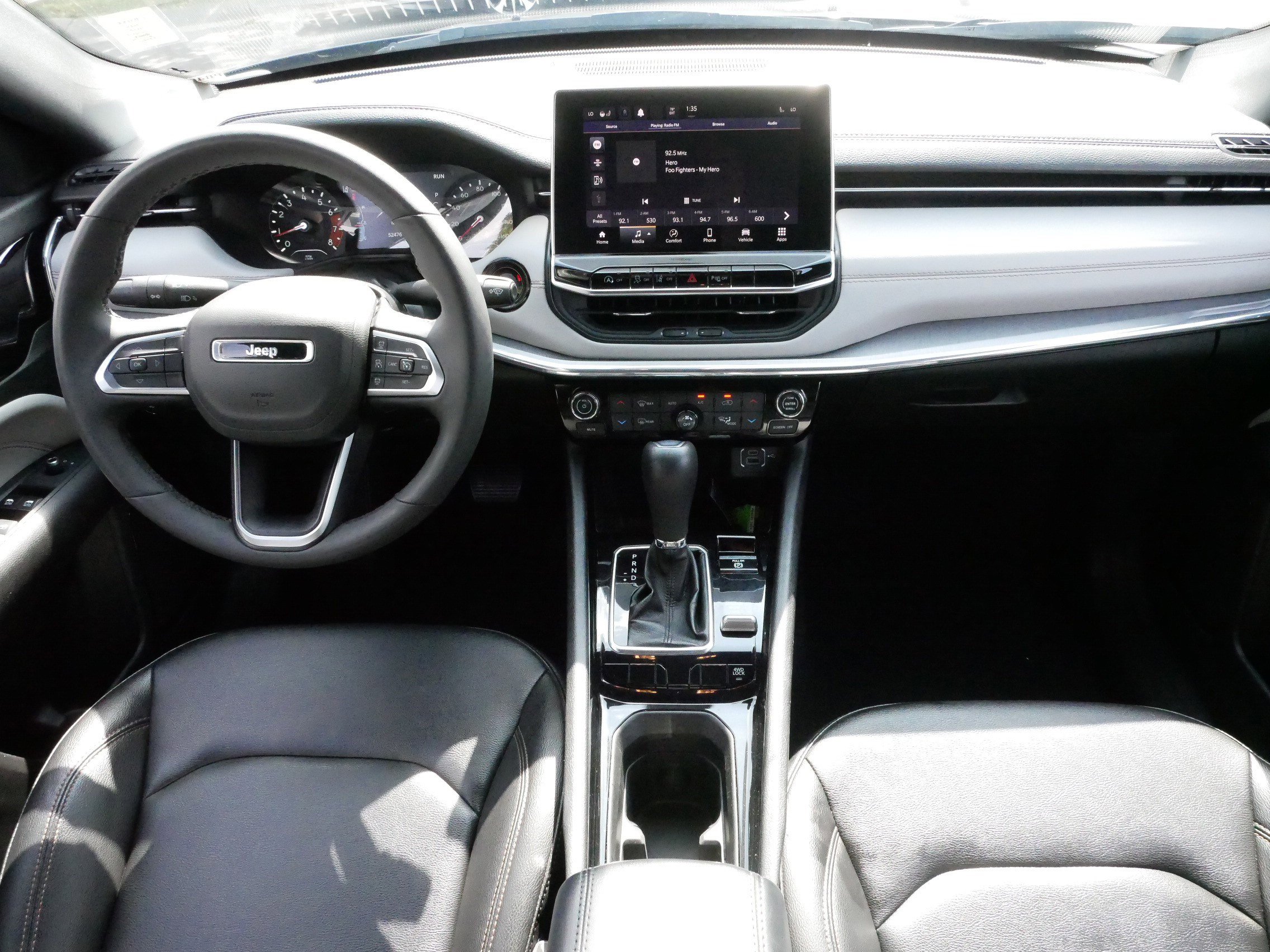 Used 2024 Jeep Compass Limited image 10