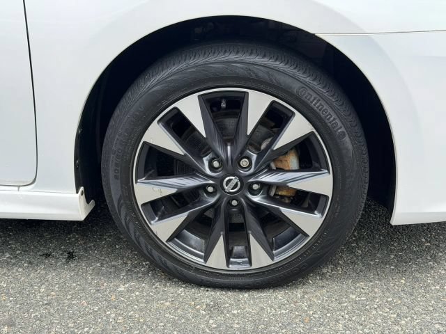 Used 2017 Nissan Sentra SR w/ Driver's Assist Package FWD image 9