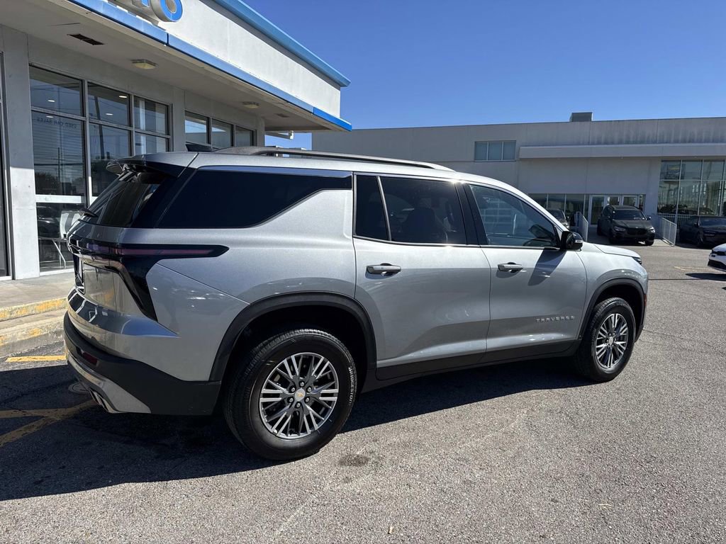 Certified 2025 Chevrolet Traverse LT image 8