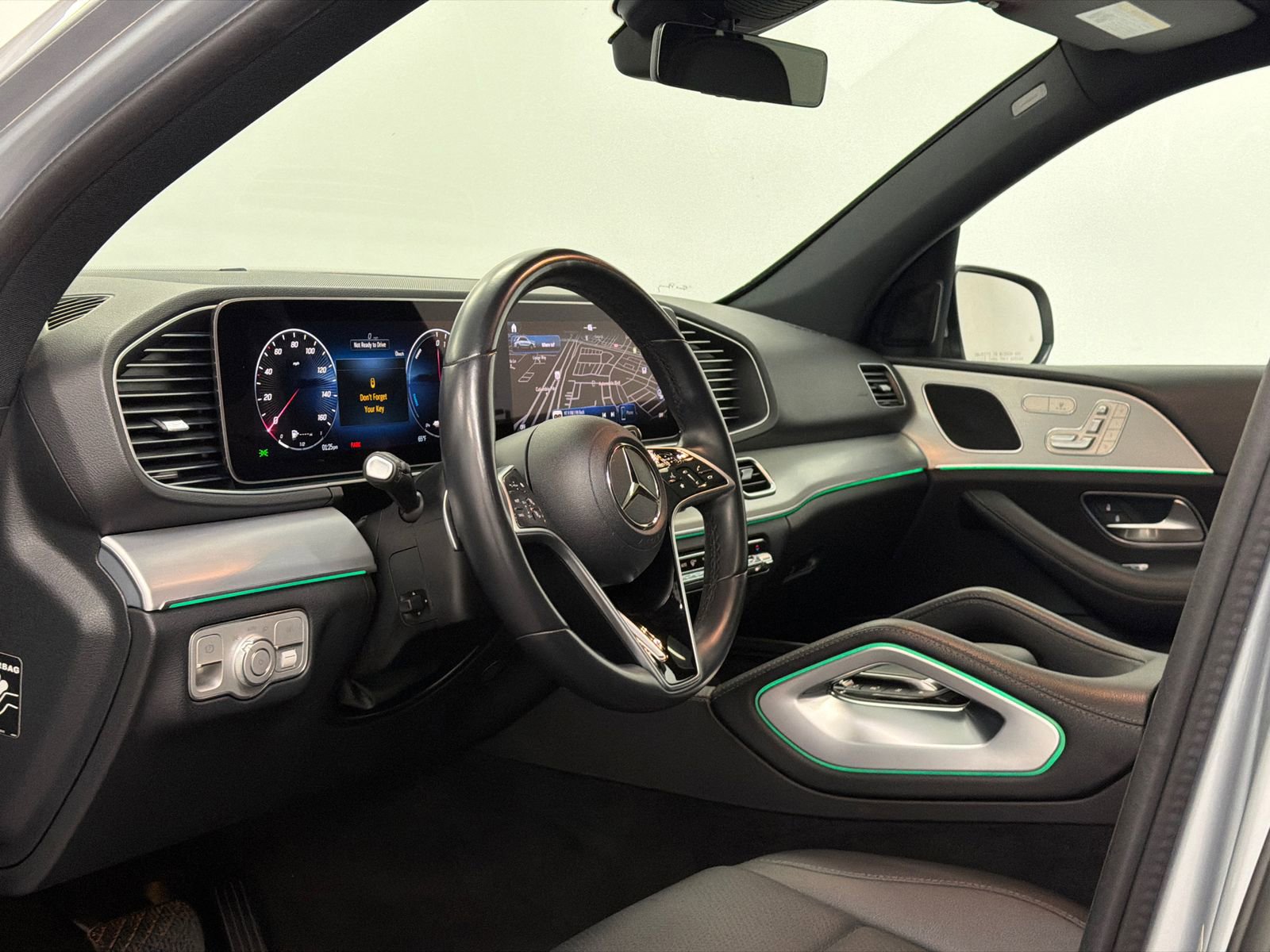 Used 2024 Mercedes-Benz GLE 450e 4MATIC image 16