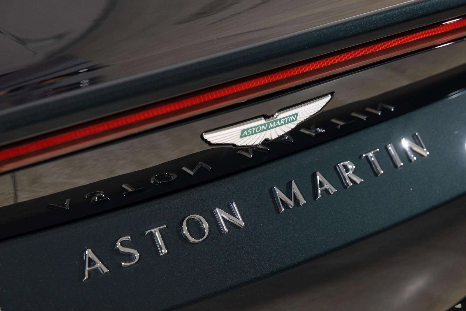 New 2026 Aston Martin V8 Vantage Roadster image 36