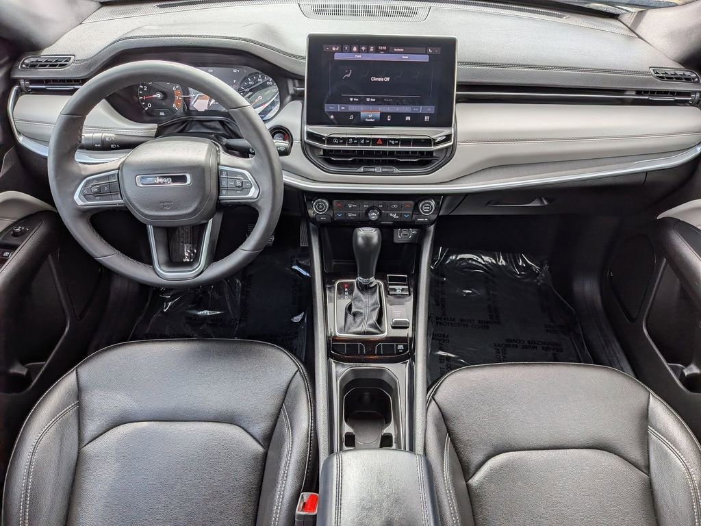 Used 2025 Jeep Compass Limited image 21