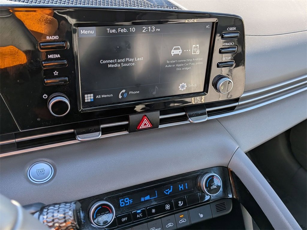 Used 2022 Hyundai Elantra SEL w/ Convenience Package image 18